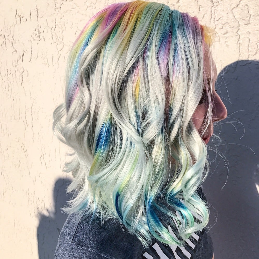 Hair Marbling nouvelle technique coloration cheveux arc-en-ciel parfaits