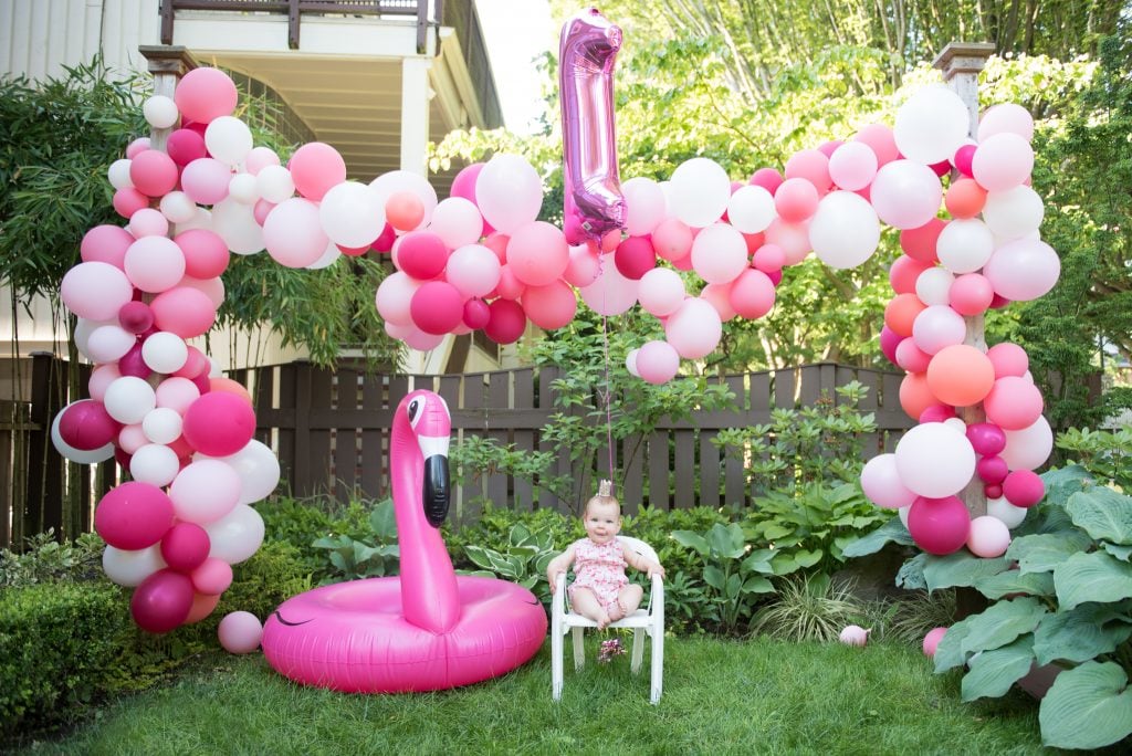 guirlande et arche de ballons roses déco anniversaire enfant