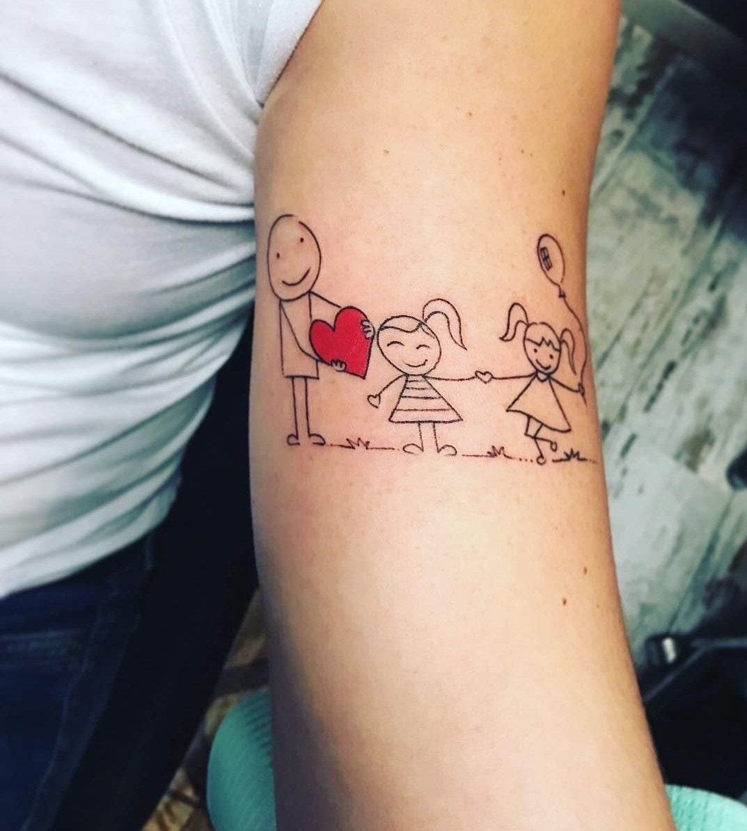 idées tatouage famille signification profonde dessin bras