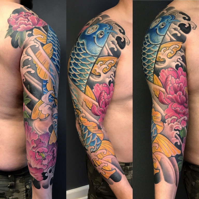 manchette colorée tatouage bras homme culture japonaise