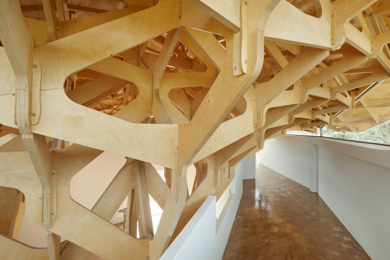 plafond suspendu en bois design sur mesure maison architecte