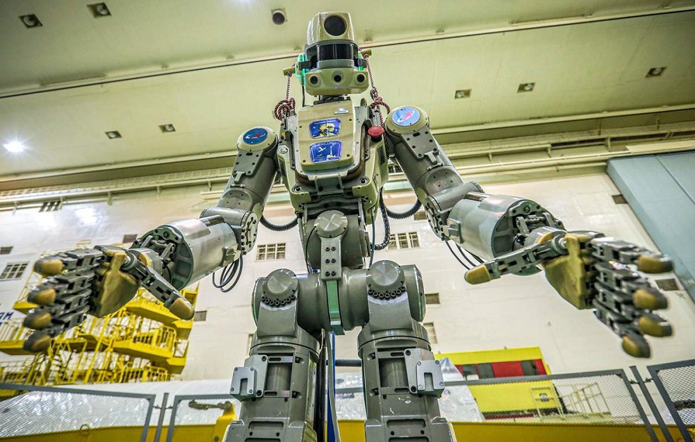 premier robot humanoïde russe prêt s'envoler dans l'espace
