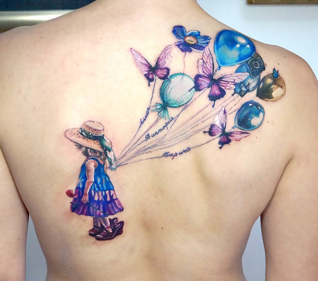 tatouage coloré famille signification profonde petite fille ballons