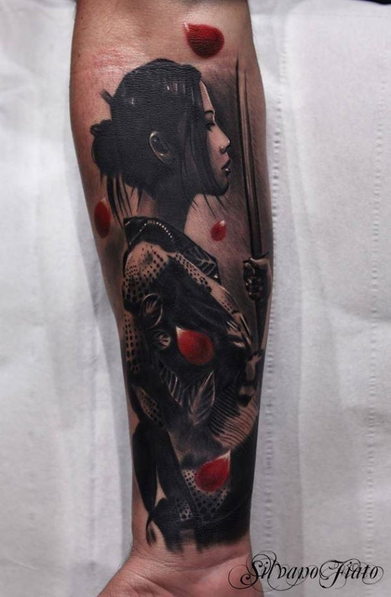 tatouage japonais avant bras geisha motif populaire