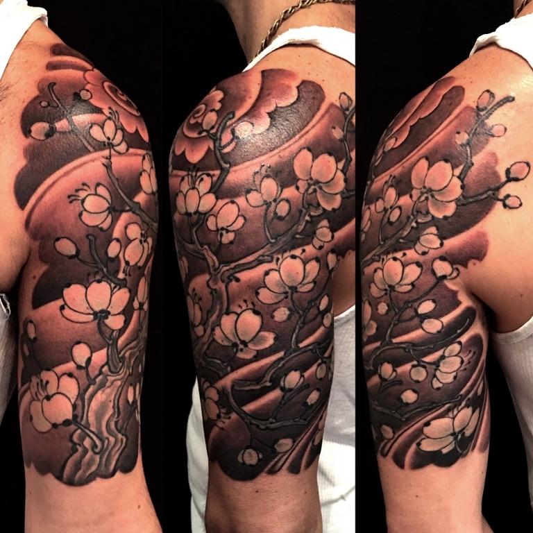 tatouage japonais fleur de cerisier inkage bras homme