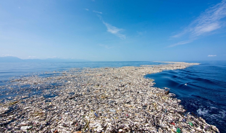 vortex de déchets du Pacifique nord pollution océans plastique
