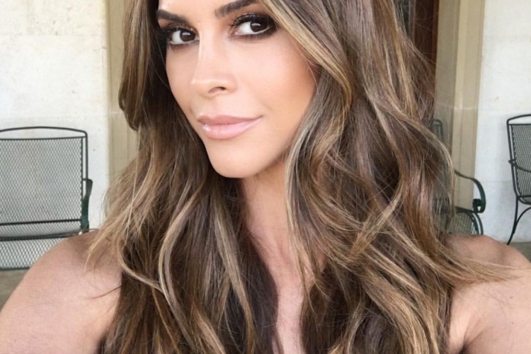 Balayage miel sur cheveux châtain foncé : idées pour s'inspirer