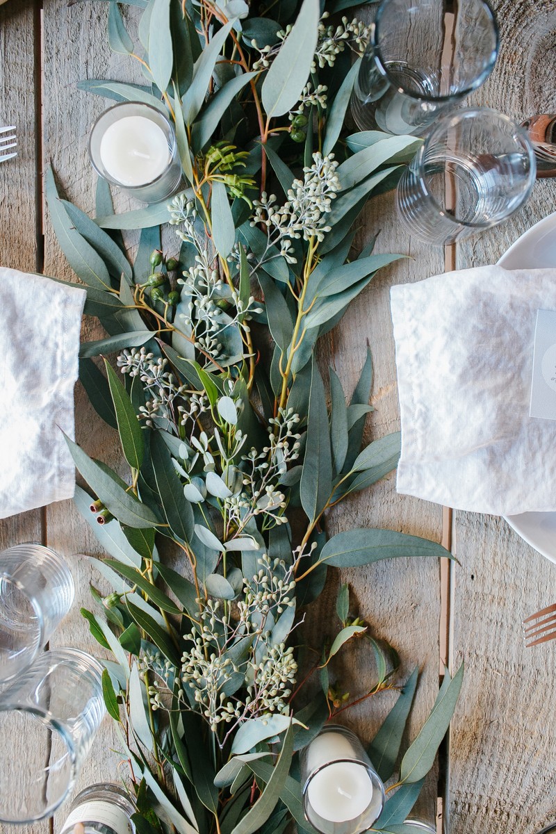 chemin table eucalyptus déco contemporaine mariage anniversaire fête