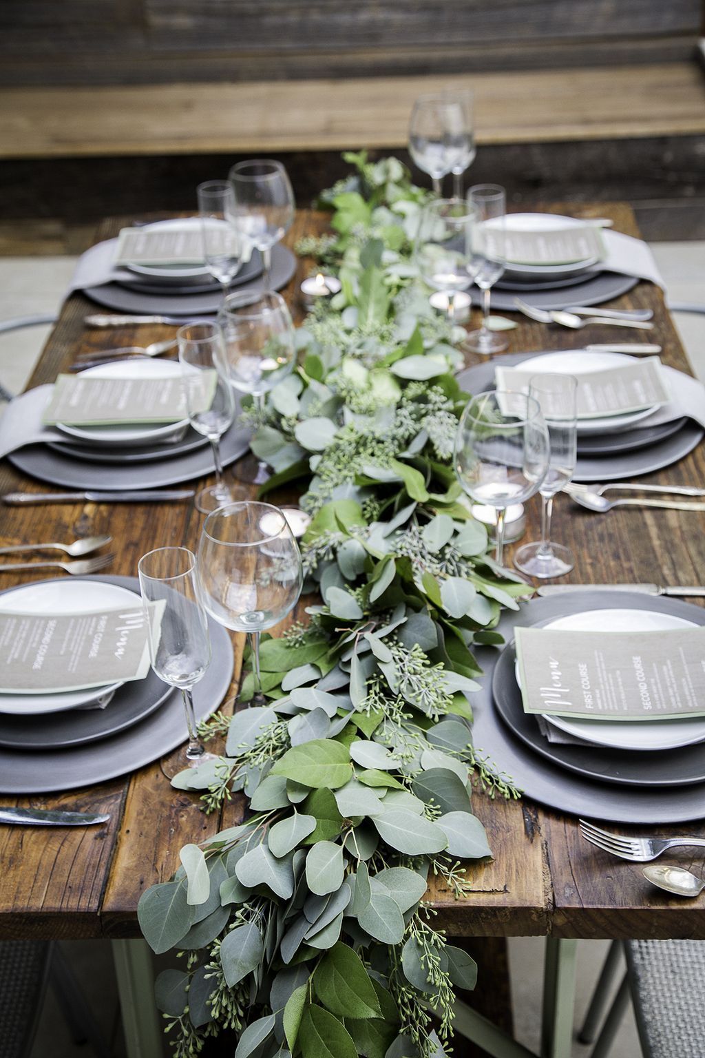déco table élégante eucalyptus mariage anniversaire