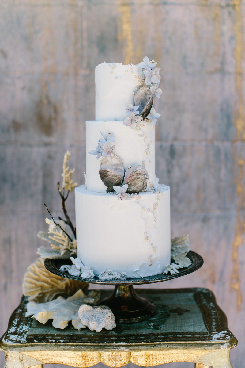 décoration gâteau de mariage esprit minimaliste coquillages de mer thème plage