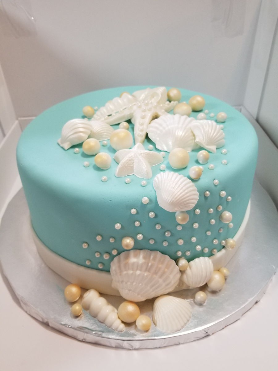 décoration gâteau simple idée originale coquillages de mer perles