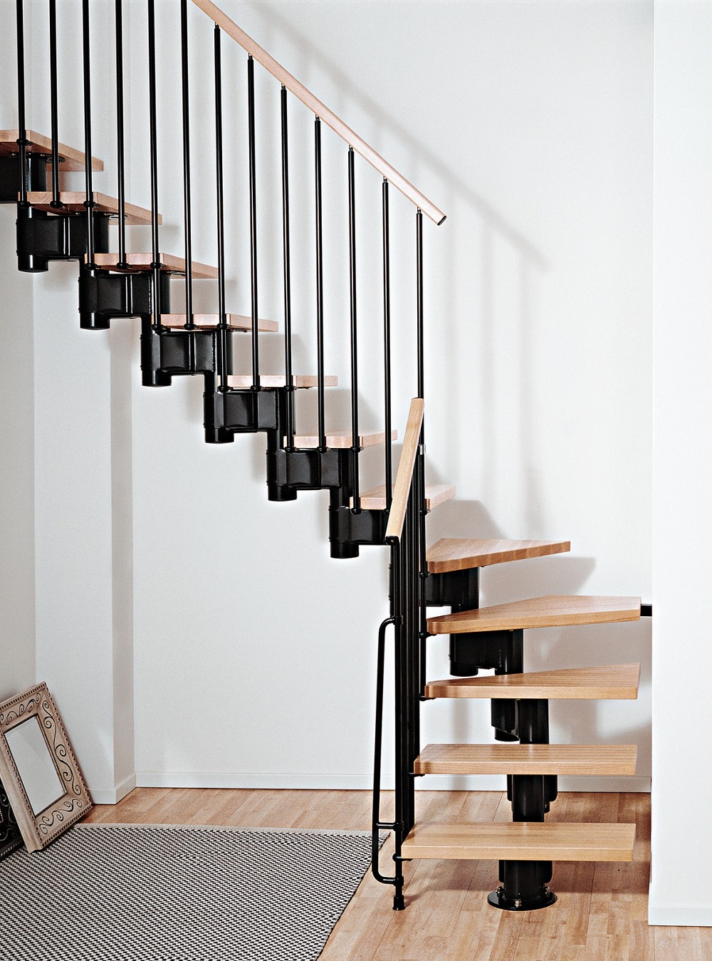 escalier gagne place moderne bois métal peint noir
