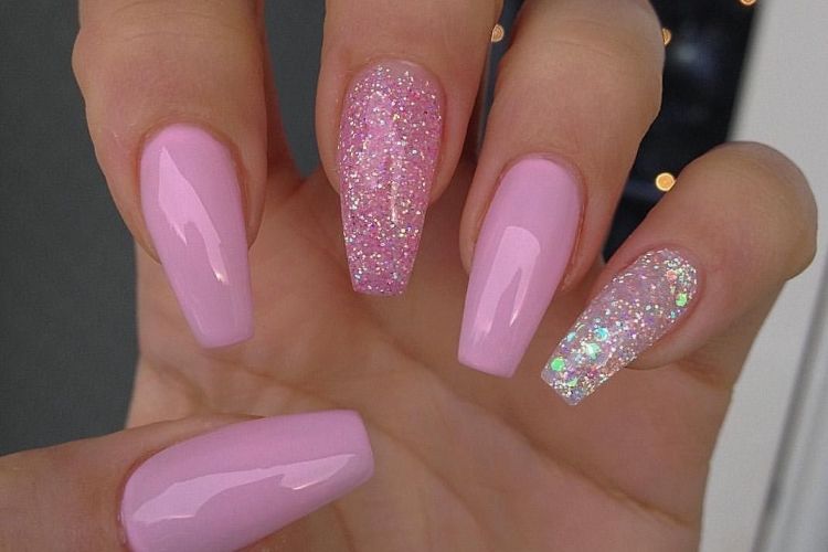 Ongle en gel rose : 40+ idées pour un nail art parfait