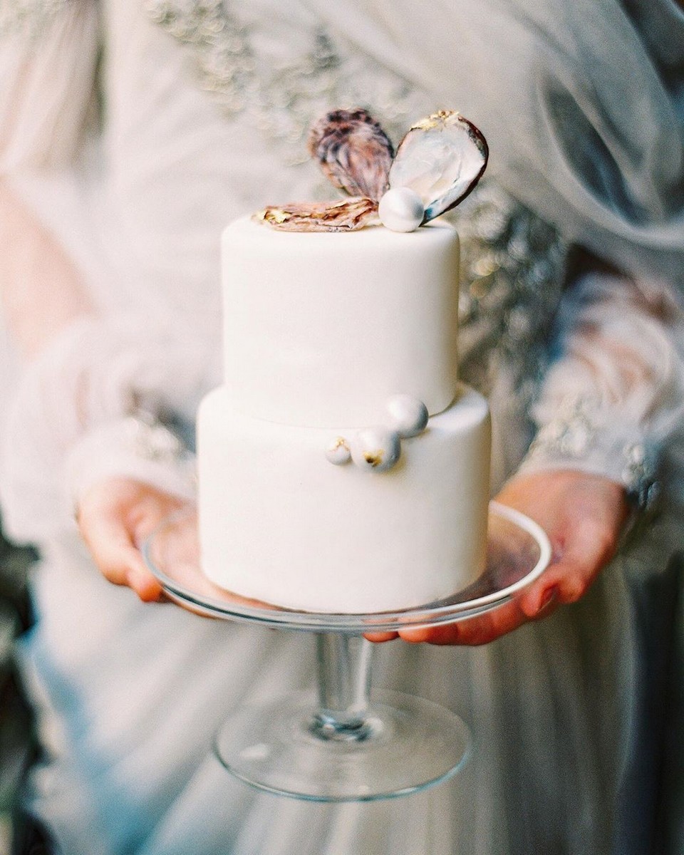 gâteau de mariage minimaliste coquillages thème marin
