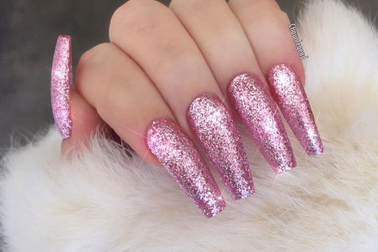 Ongle en gel rose : 40+ idées pour un nail art parfait