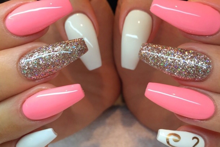 Ongle en gel rose : 40+ idées pour un nail art parfait