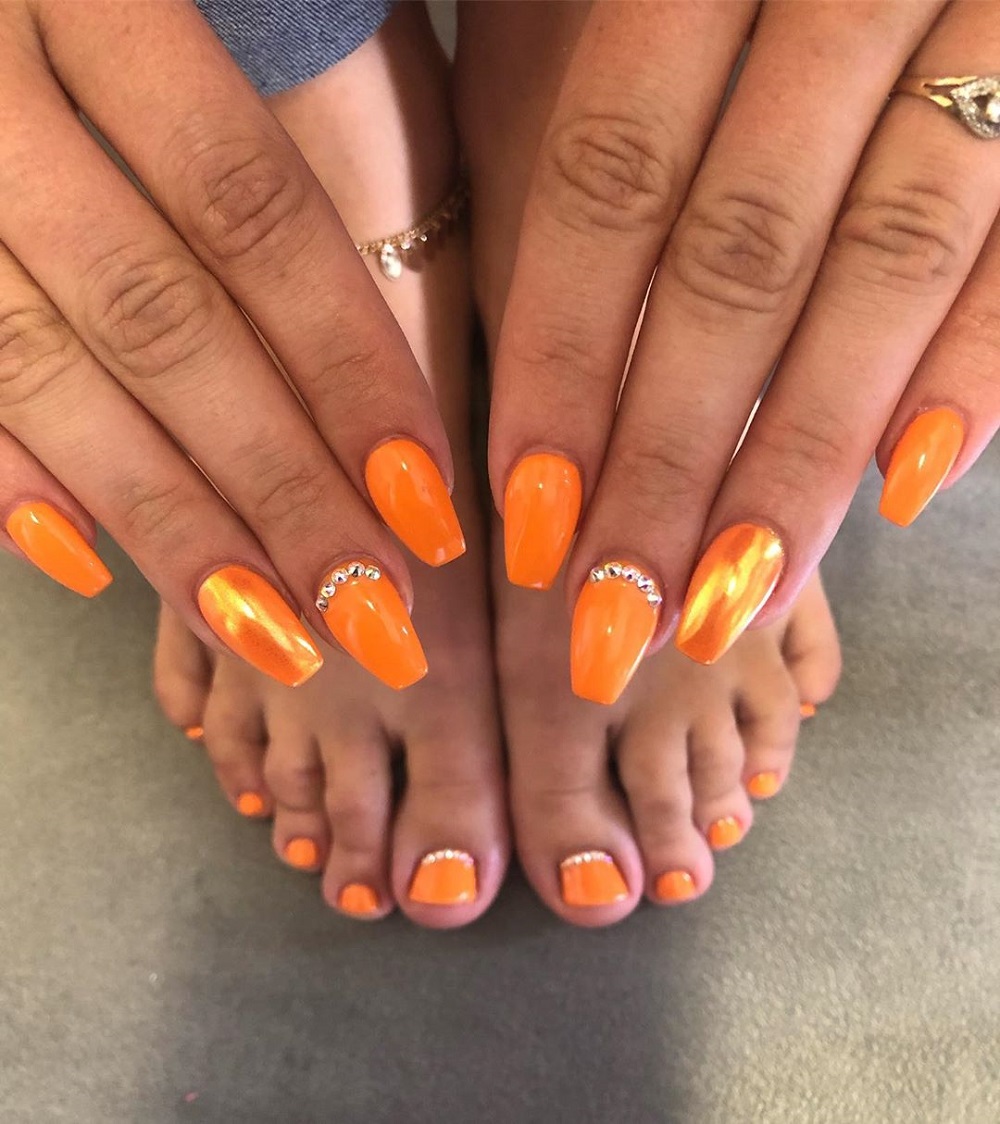 ongles oranges en gel tendances nail art 2019