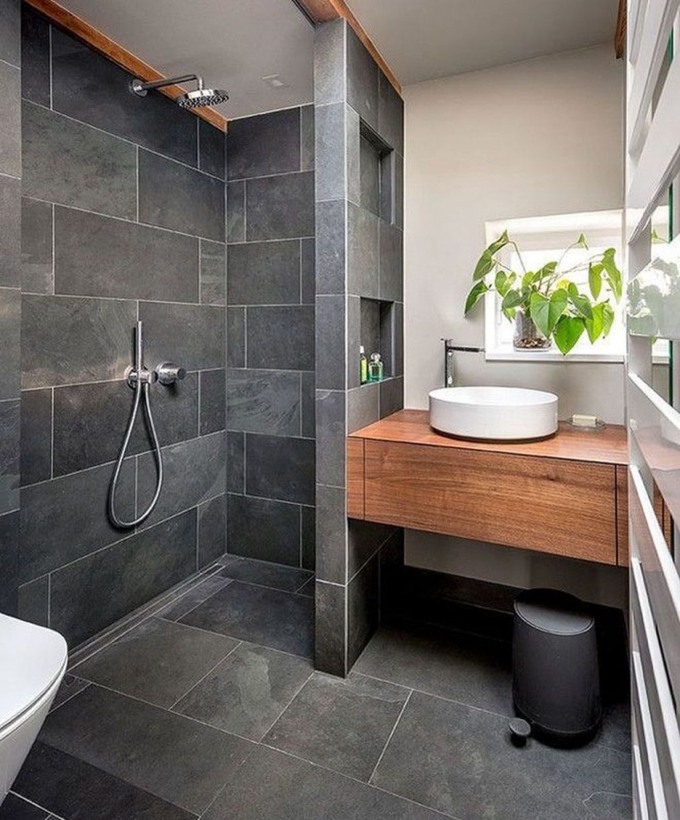 salle de bain grise et bois touches végétales