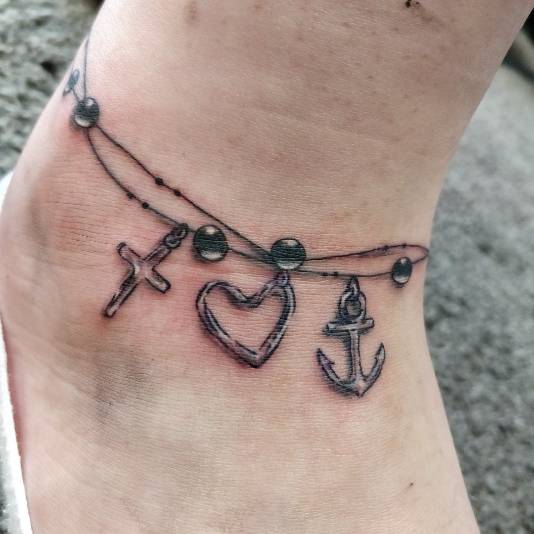 tatouage bracelet foi espoir amour tattoo cheville