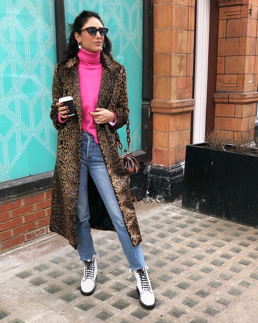 tendance mode femme 2019 2020 chandail rose fluo avec veste imprimé léopard