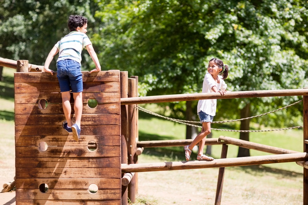 aire jeux extérieurs enfants astuces conseils de sécurité pour enfants