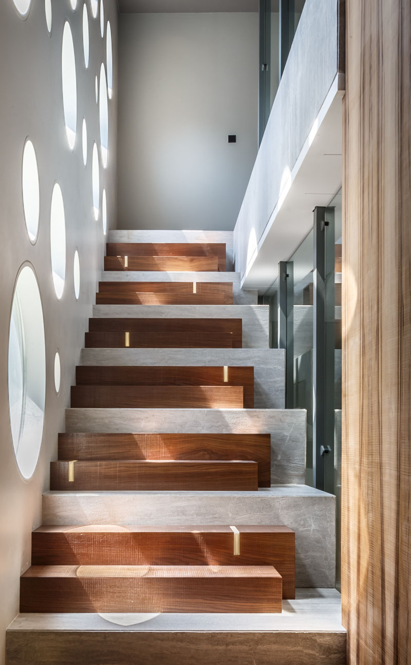 escalier beton bois puits de lumière design moderne