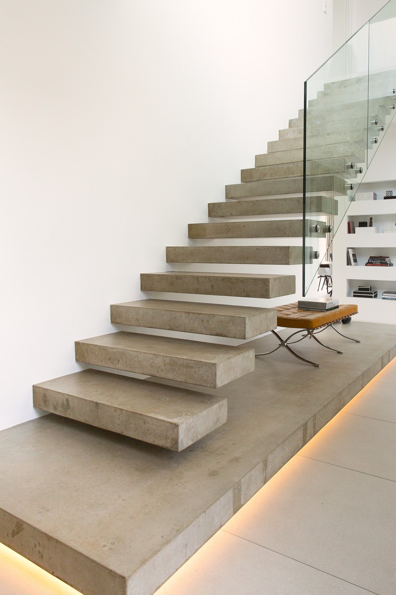 escalier beton design raffiné effet flottant éclairage integré