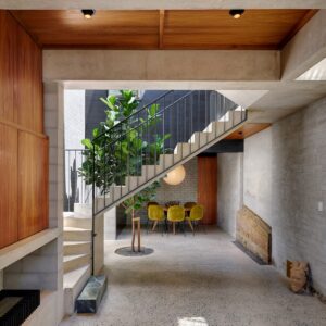 escalier moderne beton sol et murs en bois déco contemporaine