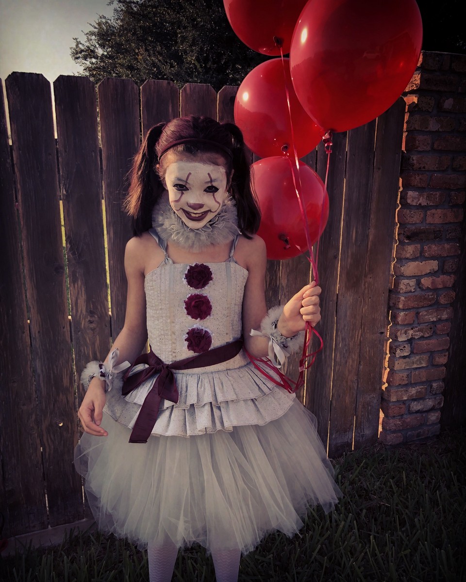 maquillage halloween pour filles déguisement clown film Ça idée tendance