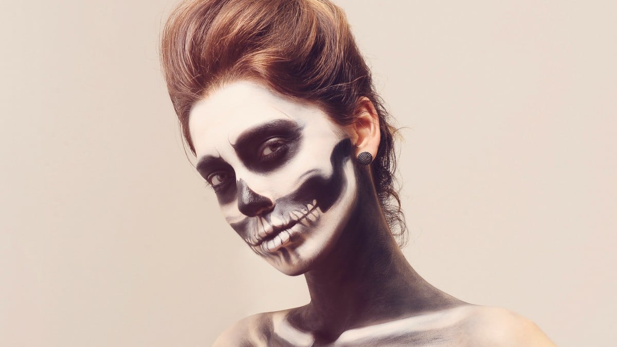 maquillage halloween squelette femme tutoriel étape par étape