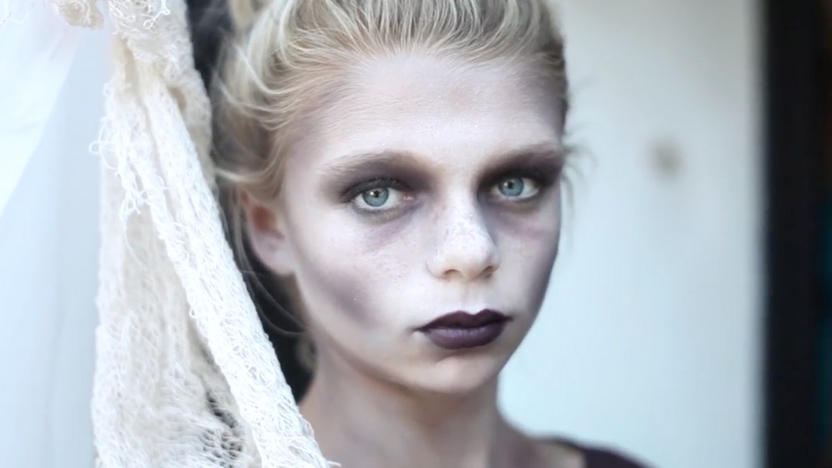 maquillage halloween zombie fille instructions deux produits tutoriel vidéo