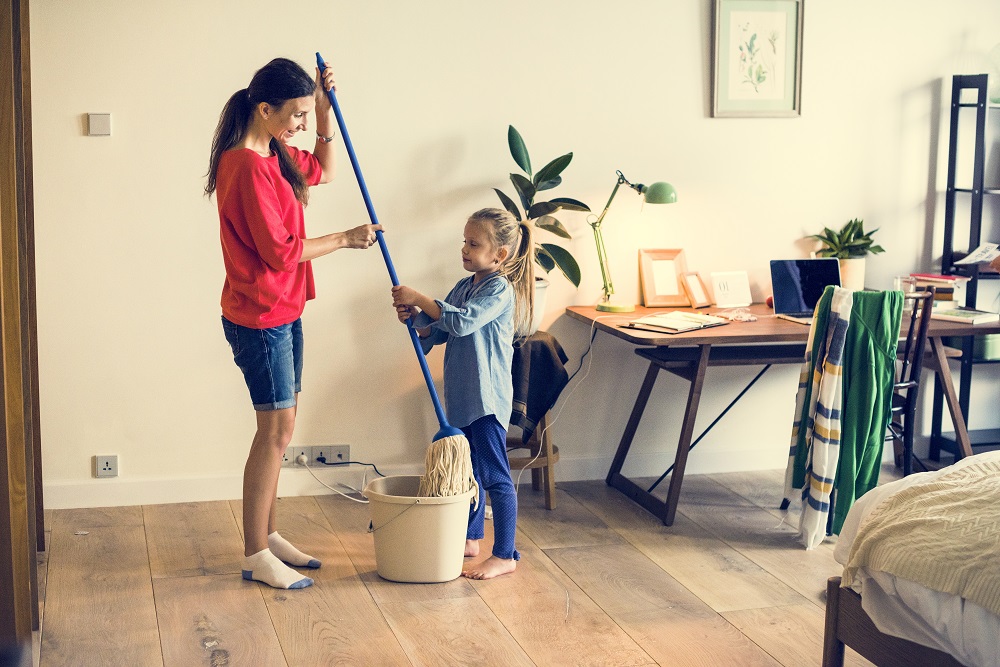 répartir corvées ménagères en famille trucs astuces conseils travail domestique