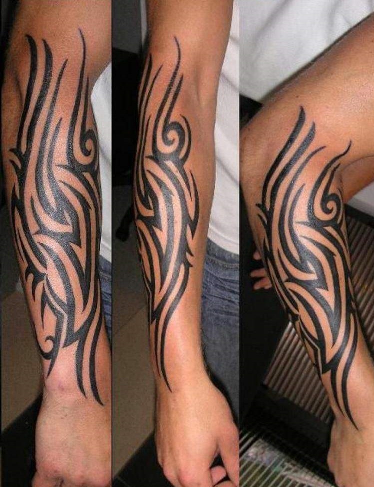 tatouage tribal avant bras idée homme lignes simples