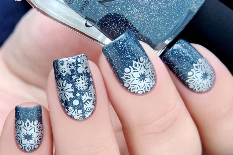 Ongle en gel hiver : les couleurs et les motifs à privilégier cette année