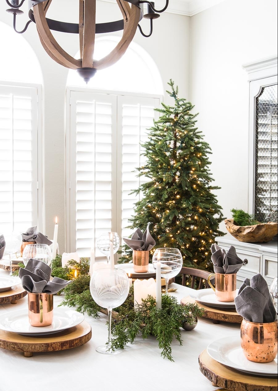 décoration de table pour Noël 2019 style campagne chic avec rondins en bois