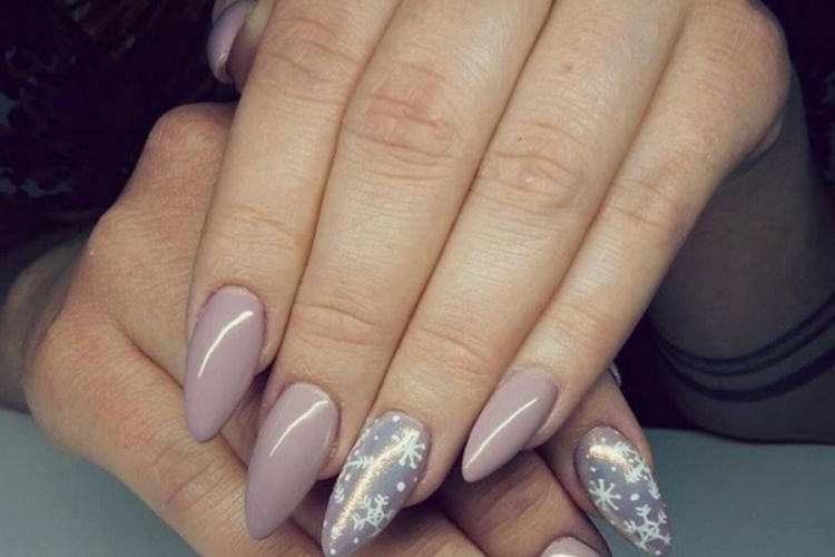 Ongle en gel hiver : les couleurs et les motifs à privilégier cette année