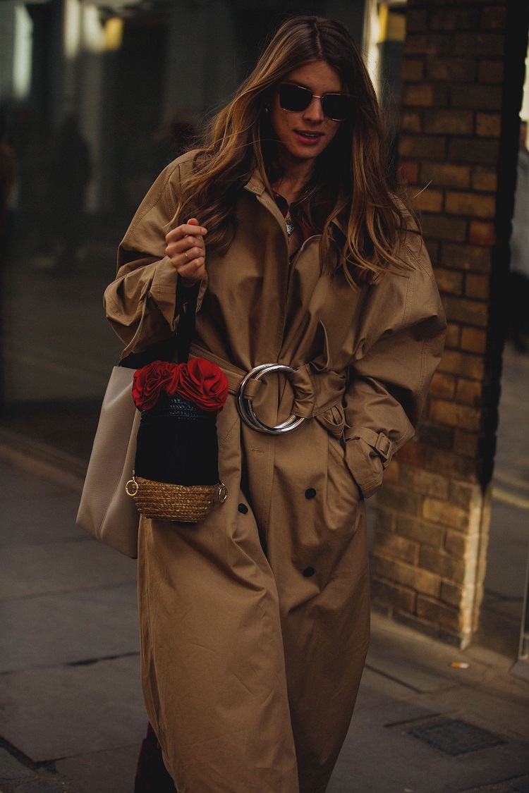 trench long en beige manteau d'hiver oversize tendances mode femme