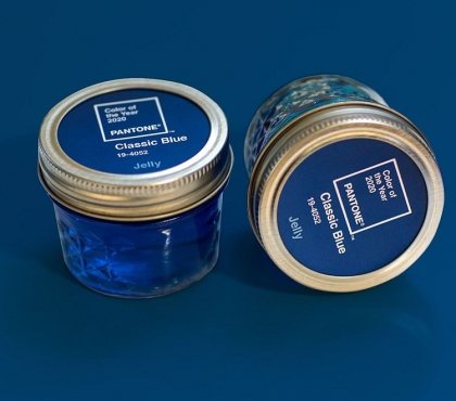 blue classic pantone couleur de l'année 2020 astuces pour l'adopter