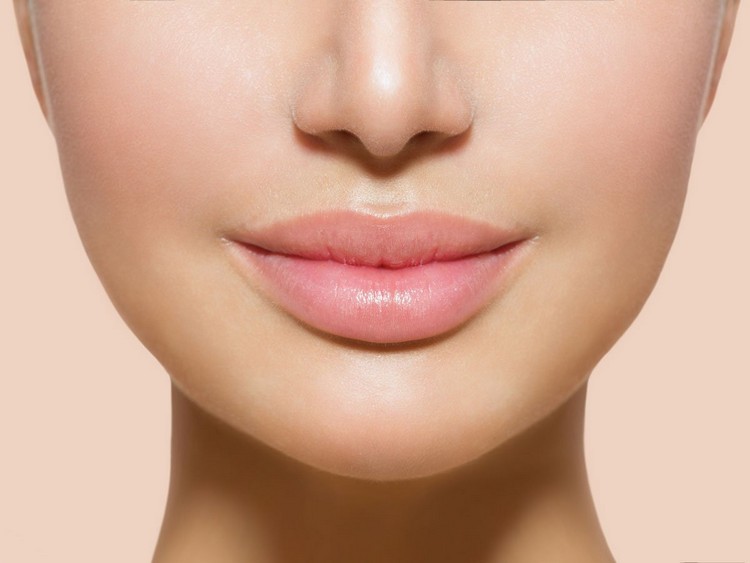 comment soigner les lèvres crevassées naturellement