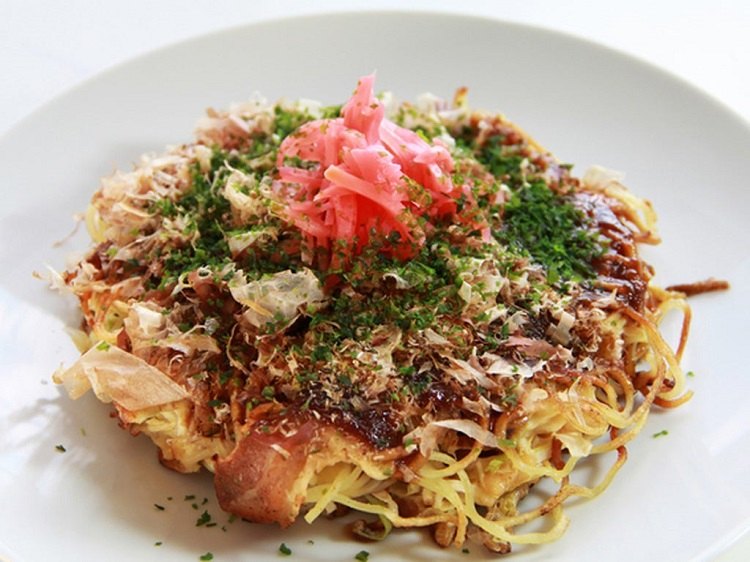 recette hiroshima okonomiyaki umai avec nouilles recette pizza japonaise