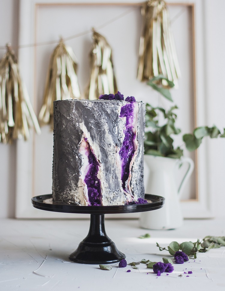 tendances cake design cake geode gâteau anniversaire idéal