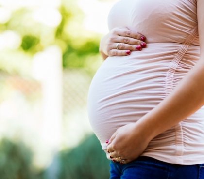 gestes beauté à éviter pendant la grossesse conseils astuces