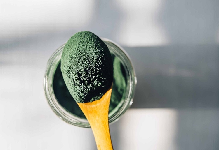 spiruline algue verte bienfaits et consommations