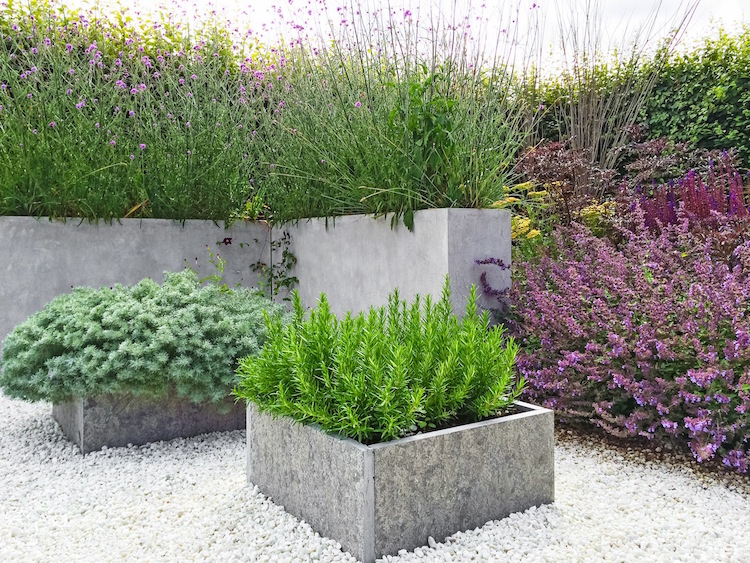 vegetalisation urbaine tendances amenagement paysager grandes jardinieres en beton