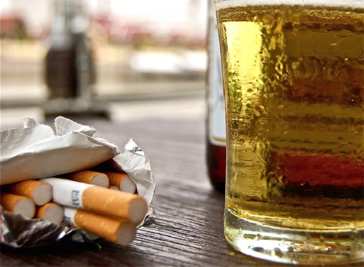 alcool et cigarettes à éviter en cas de colite gastrite ulcère conseils alimentaires troubles digestifs