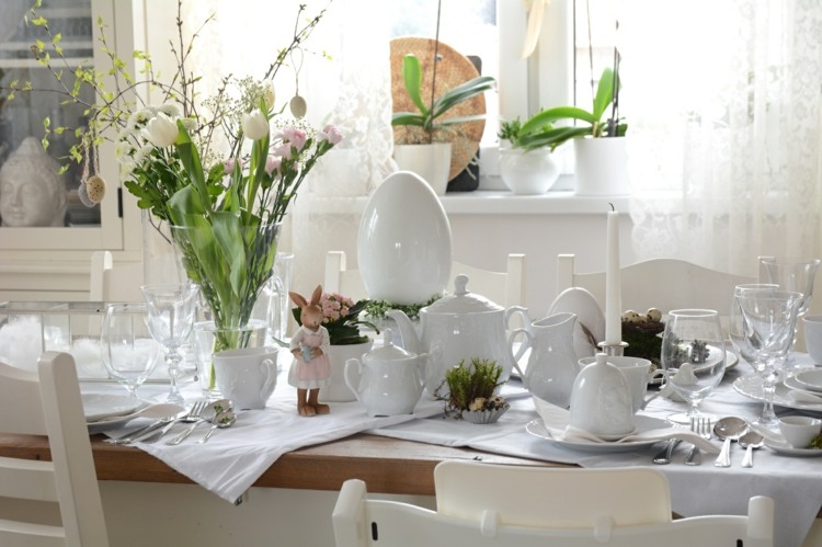 deco table paques centre de table tulipes blanches branches