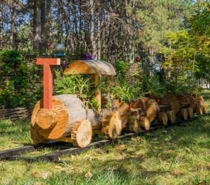 train en bois jardiniere originale