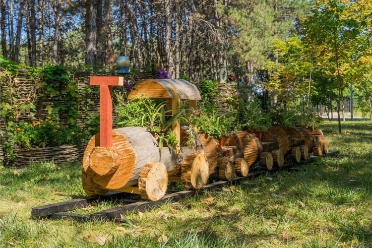 train en bois jardiniere originale