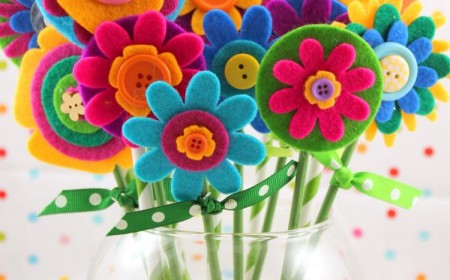 bricolage de fleurs de printemps faciles en feutrine pour enfants