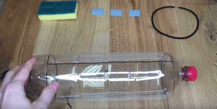 fabriquer un ecran de protection contre coronavirus bouteille plastique eponge elastique